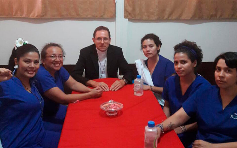 Mons. Waldemar Stanislaw Sommertag, Nuncio Apost&oacute;lico en Nicaragua, acompa&ntilde;ado por Mons. Andrea Piccioni, Secretario de la Nunciatura Apost&oacute;lica, hizo visita al Establecimiento Penitenciario Integral de Mujeres y al Sistema Penitenciario Nacional Jorge Navarro